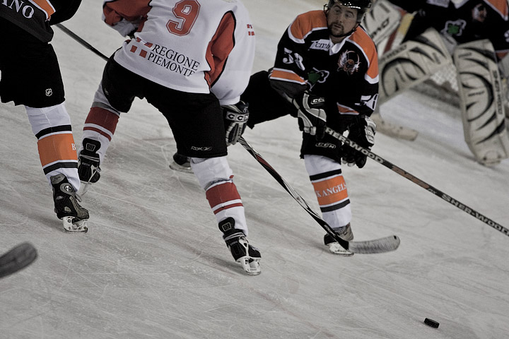 ice hockey su ghiaccio Valpellice Bulldogs Pinerolo piemonte