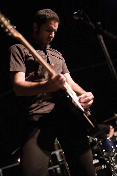 Matteo Bellassai matte chitarra voce Retròvia retrovia Multiculty 2009 beinasco Torino scena emergente rock indie alternative Canon 5d Sigma 50 1.4