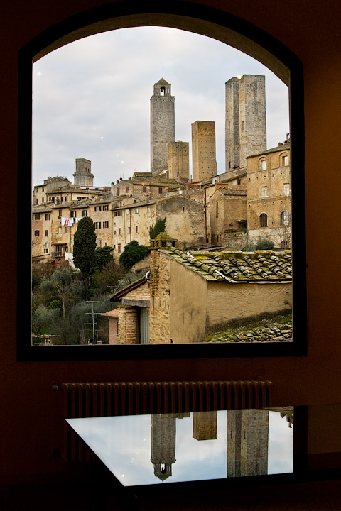 tuscany centertoscana centrale san gimignano torri speziera santa fina galleria d'arte panorama vista