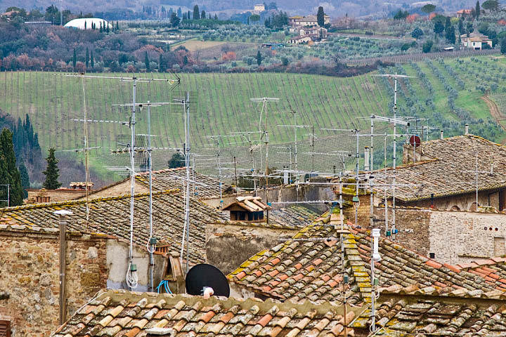 tuscany center toscana centrale antenne era analogica tv digitale terrestre san gimignano