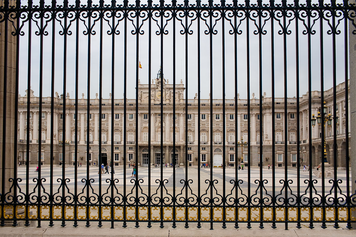 grate cancello ferro Palacio Real de Madrid madrid spain spagna capitale Canon 35mm f/1.4 5d ff