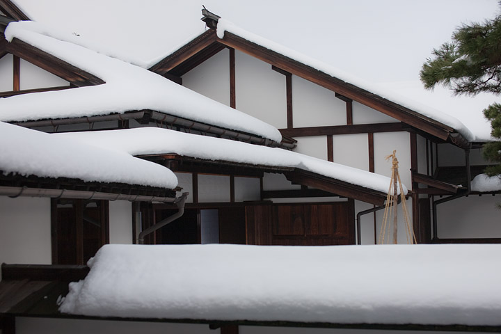 takayama palazzo governativo government palace building snow neve tetti giapponese municipio 800 residenza storica governatori jinya