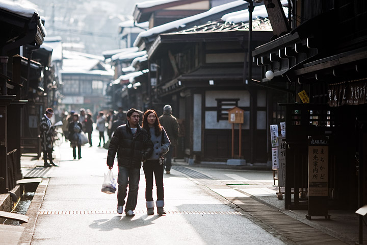 takayama furui machi nami antiche dimmer private historic street strada antica coppia giapponesi japanese