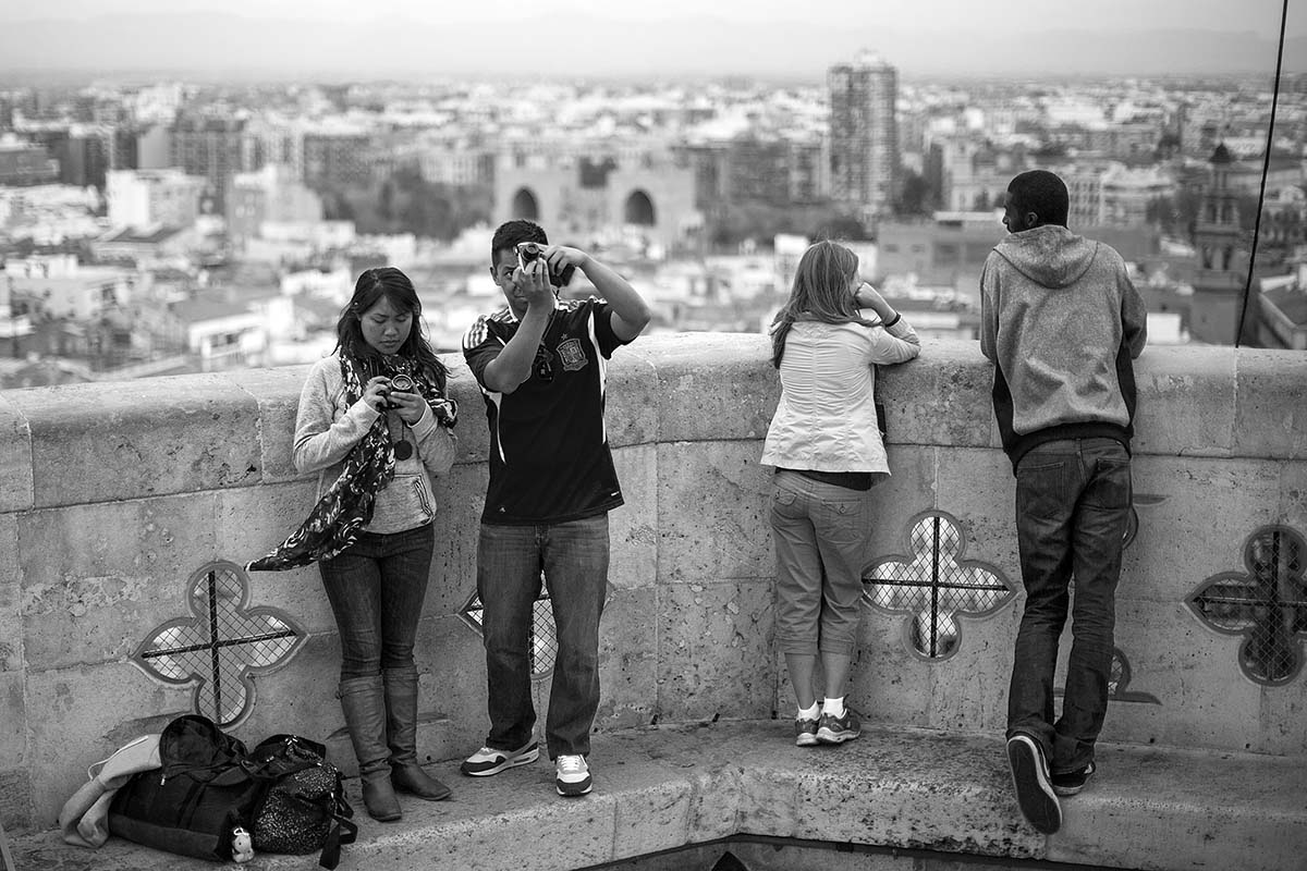 taking photos speaking japanese chinese bell tower Miquelet valencia València valenza spagna spain canon 50mm 50 f/1.2 1.2 5d fullframe ff