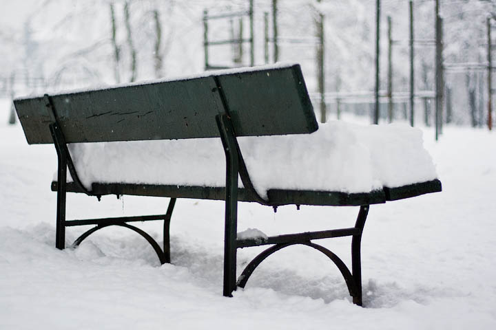 neve nevicata torino turin snow panchina pubblica bench