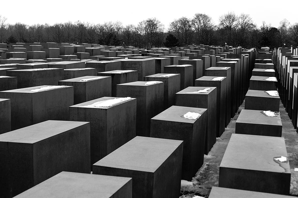 Memorial to the Murdered Jews of Europe Denkmal für die ermordeten Juden Europas memoriale ebri ammazzati morti berlin berlino germany canon 5d sigma 50mm f/1.4 1.4