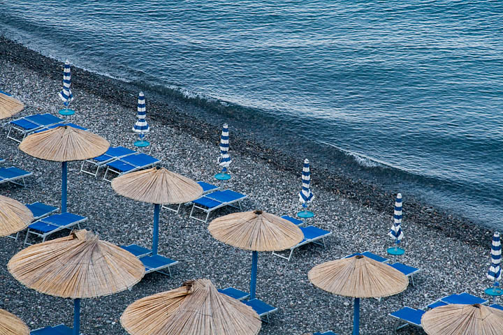 spiagge bianche cannetto bagni da carlo lido ombrelloni chiusi Lipari isole eolie sicilia mediterraneo mare