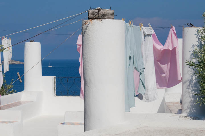 bucato steso asciugare panarea isole eolie sicilia mediterraneo mare