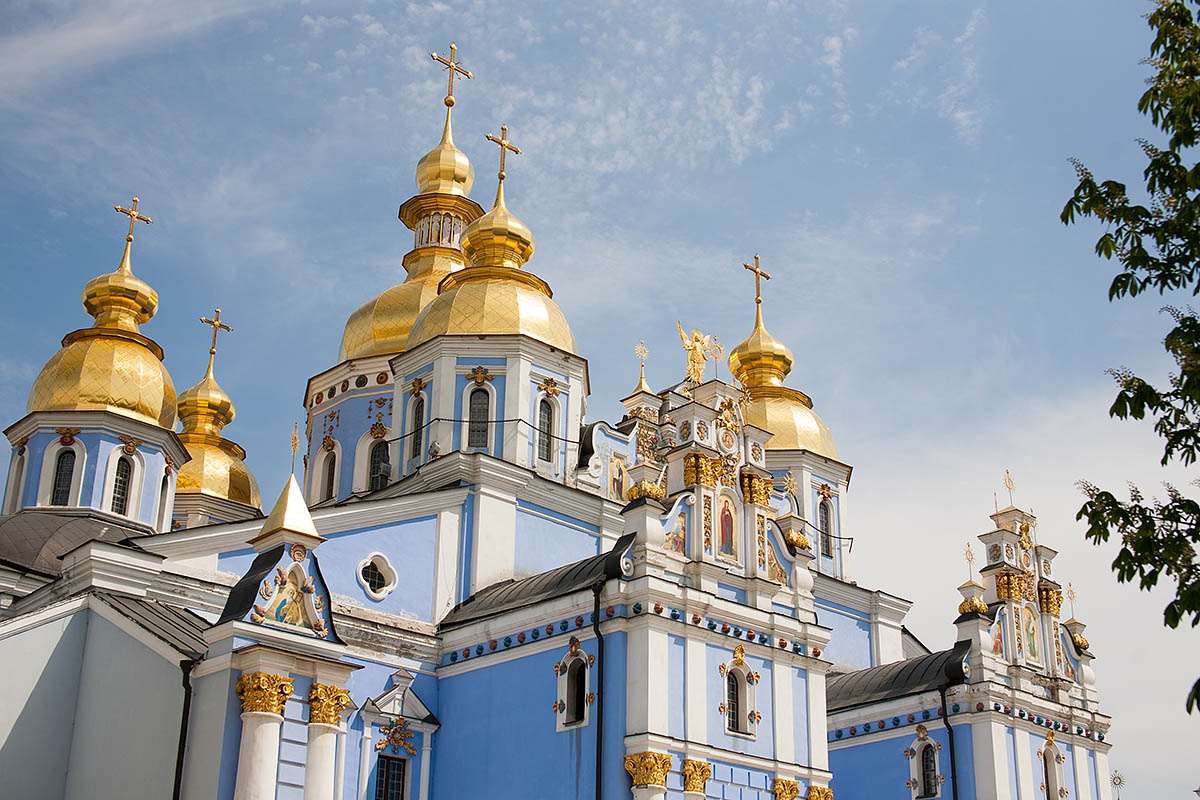 St. Michael's Golden-Domed Monastery Михайлівський Золотоверхий монастир kiev ucraina ukraine Kyiv Киев canon 5d 50mm f/1.4 1.4