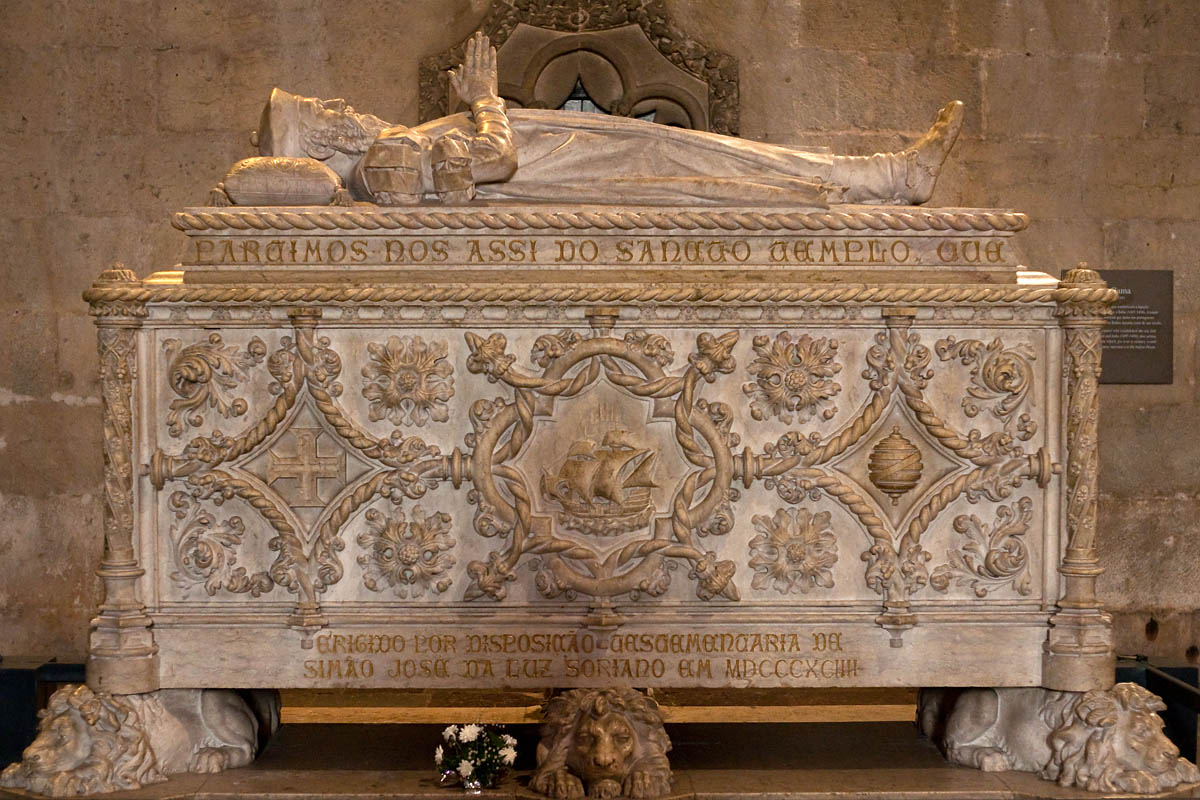 tomb tomba vasco da gama interno Igreja Dos Jerónimos chiesa monastero Belém lisboa lisbon lisbona Canon 50mm f/1.8 5d ff