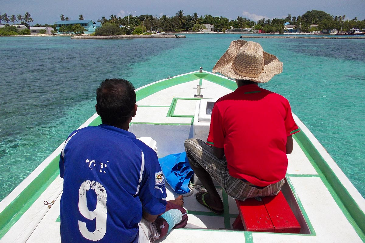 maldive maldives atollo felidhoo vaavu atoll Keyodhoo barca arrivo arriving island isola