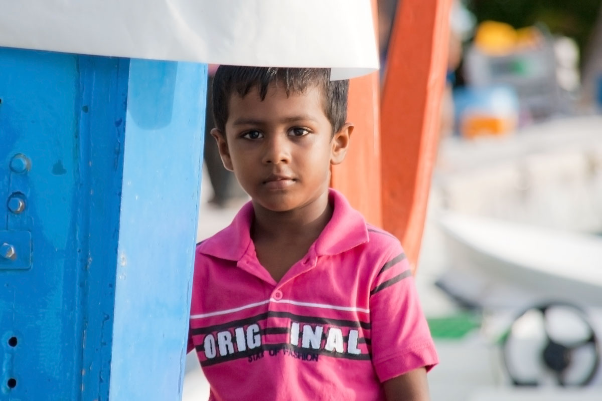maldive maldives atollo felidhoo vaavu atoll bambino boy ritratto profilo