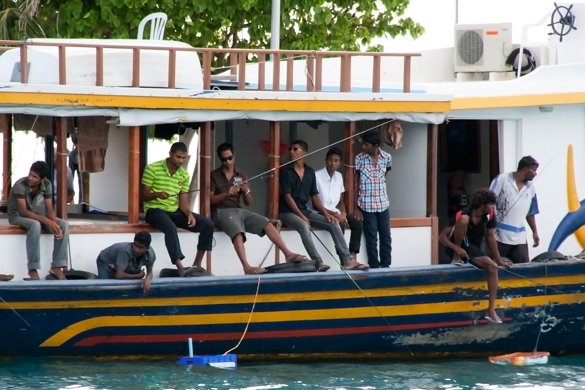 maldive maldives atollo felidhoo vaavu atoll Keyodhoo pesca pescatori barca boat fishermen maldivian