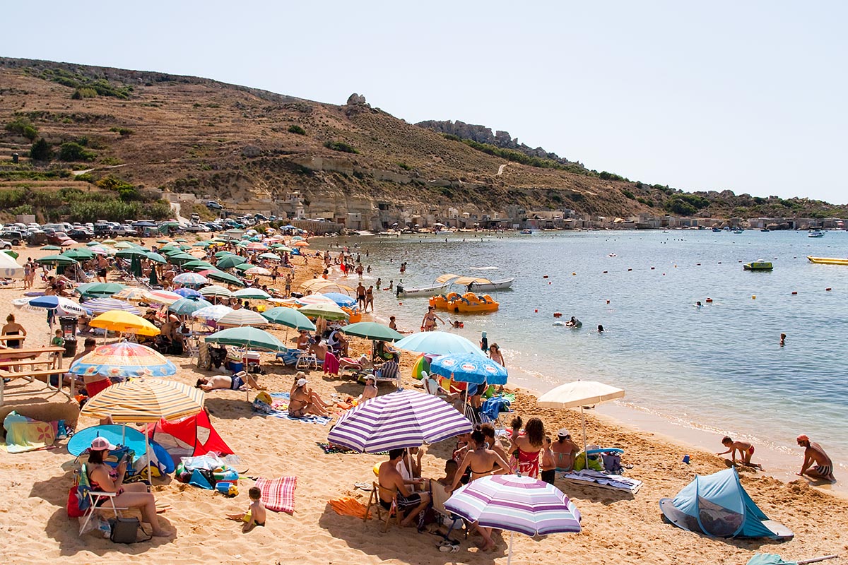 gnejna bay houses casette case pescatori fisherman malta sea mare vacanze holiday island isola