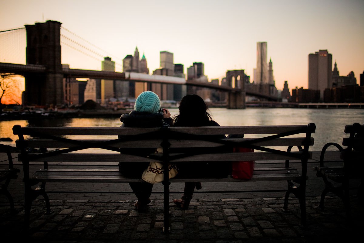 amiche friend tramonto sunset panchina bench new york city nyc u.s.a. america Canon 35mm f/1.4 5d ff