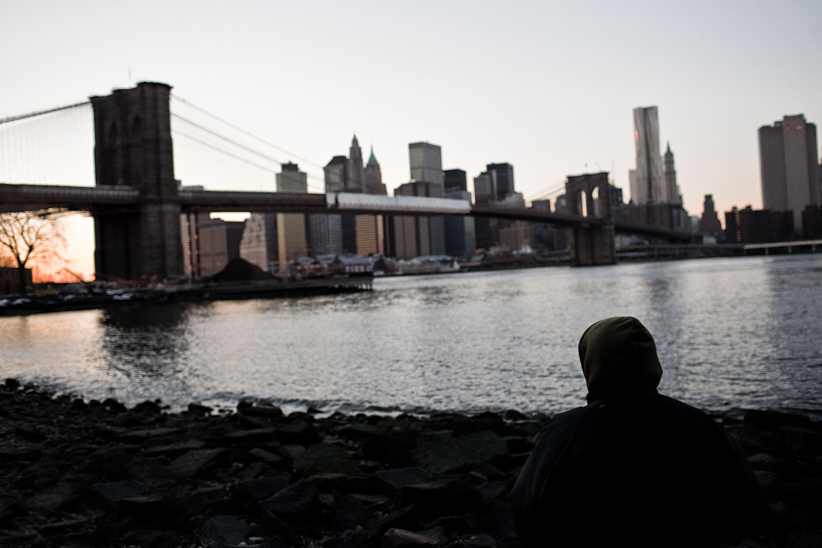solitudine alone ponte di brooklyn bridge tramonto sunset new york city nyc u.s.a. america Canon 35mm f/1.4 5d ff