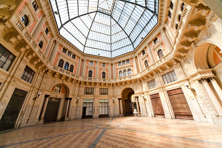 galleria Salone Mercato piazza del Lino pavia lombardia