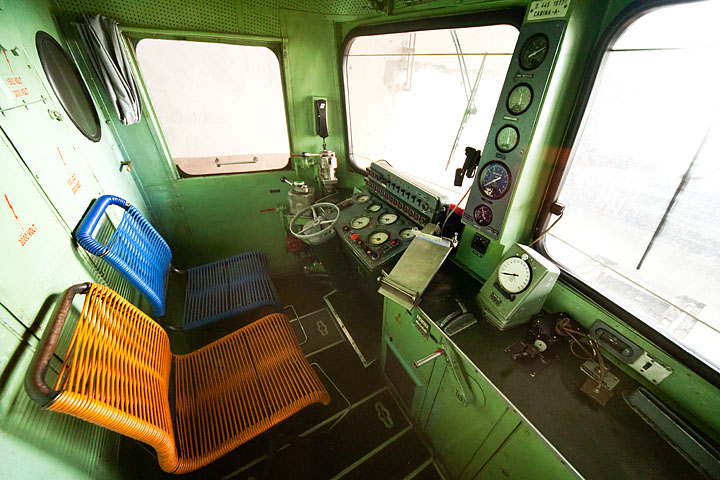 cabina locomotiva d445 d.445 d 445 capannone Piazzale treni locomotive Trazione Diesel FS via chisola Torino