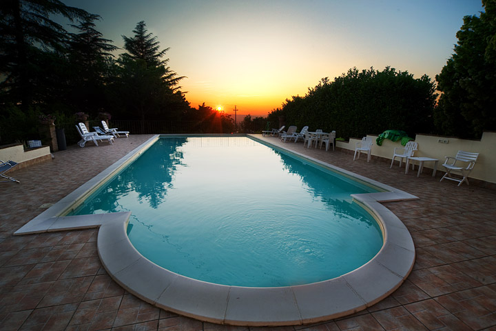 tramonto hdr casa vacanze borghetto vetuliae coste di trevi piscina